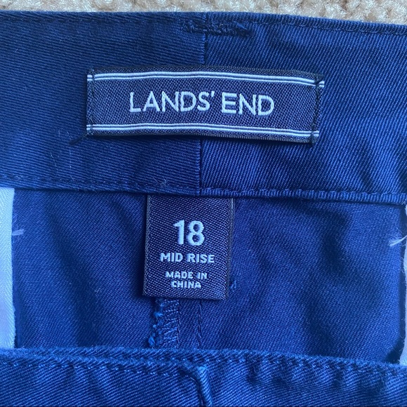 Lands’ End Shorts - Picture 3 of 5